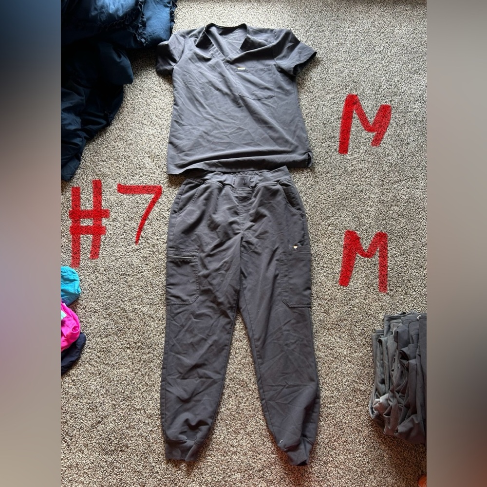 Figs scrubs set
